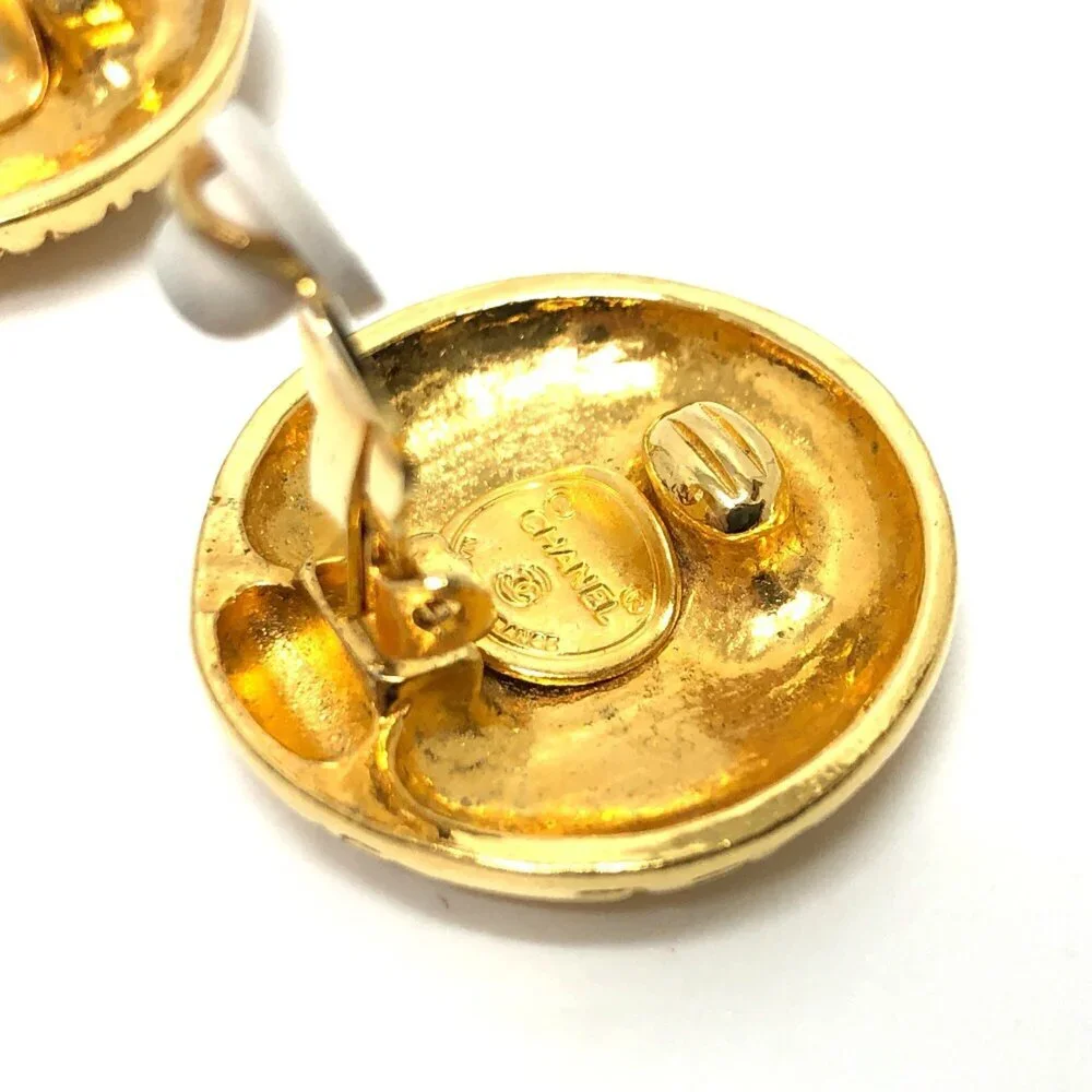 CHANEL Vintage Gold Earrings - Picture 9 of 12